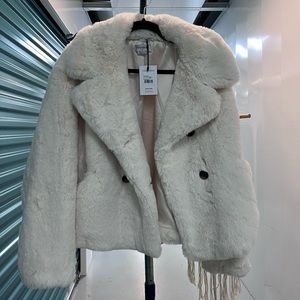 NWT Noize Loretta Push Faux Fur Coat in Ivory